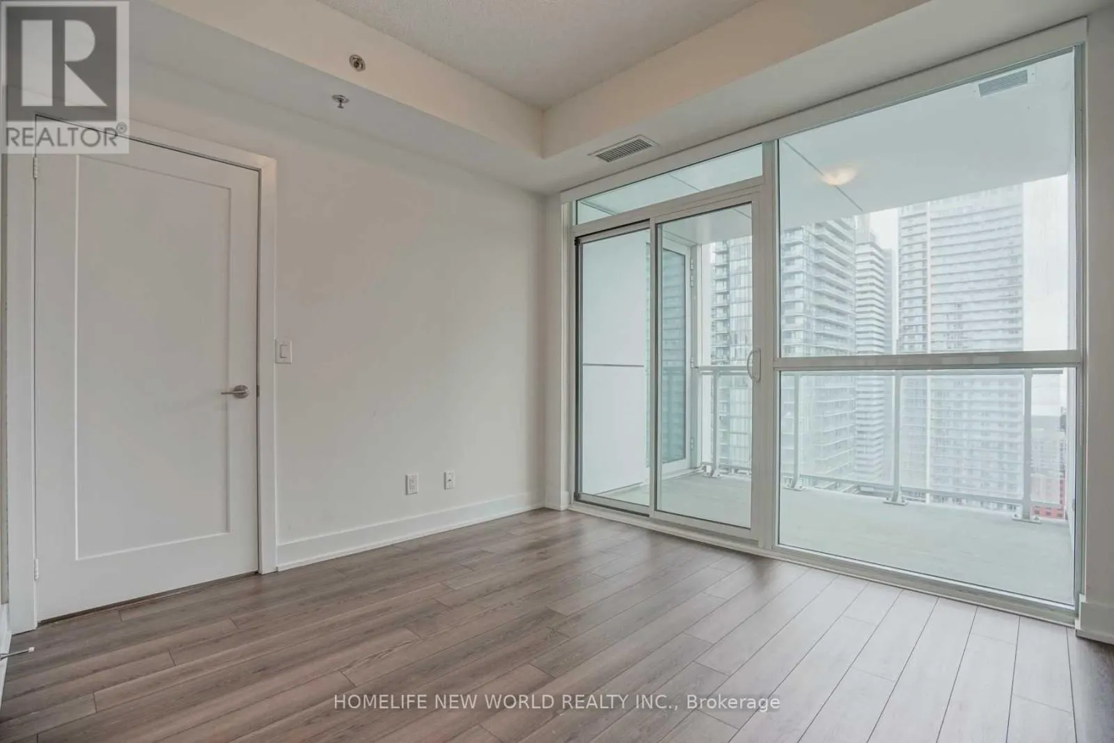 2708 - 318 RICHMOND STREET W