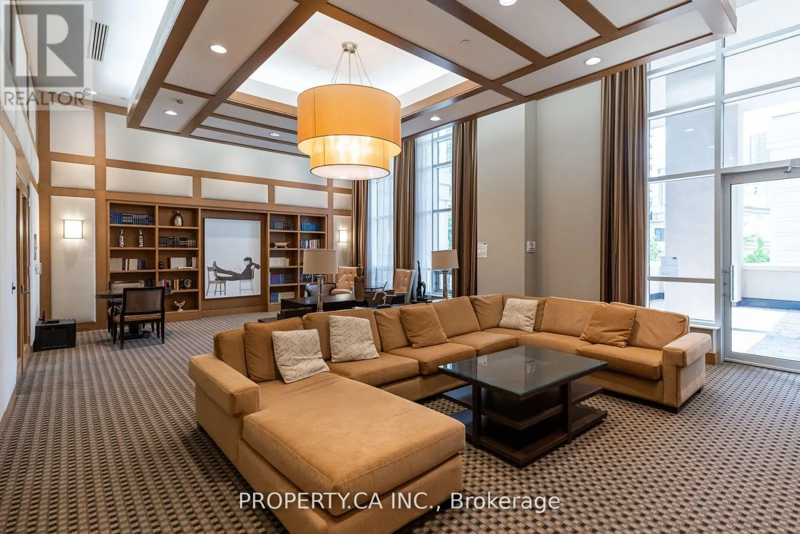 205 - 100 HARRISON GARDENS