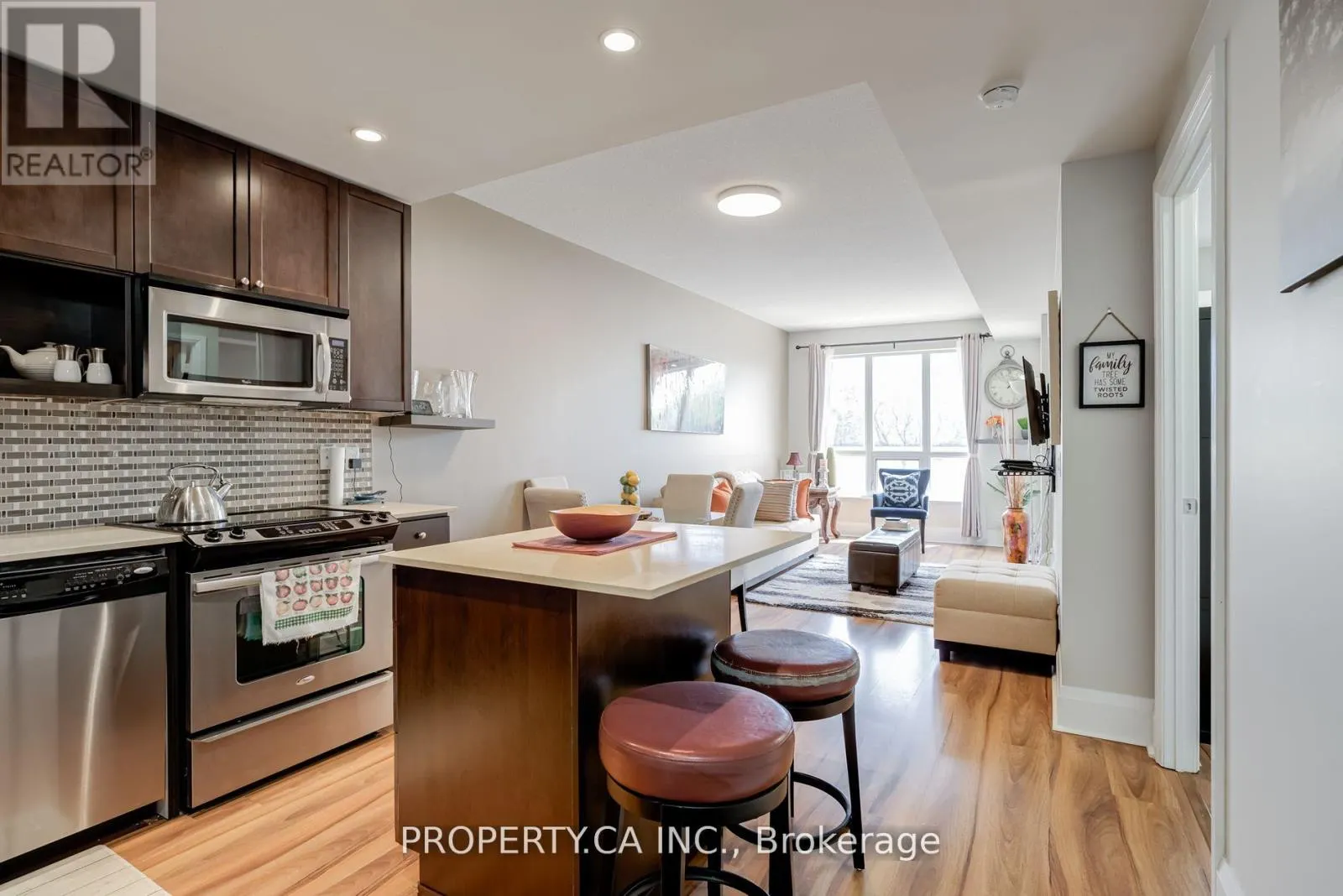 205 - 100 HARRISON GARDENS