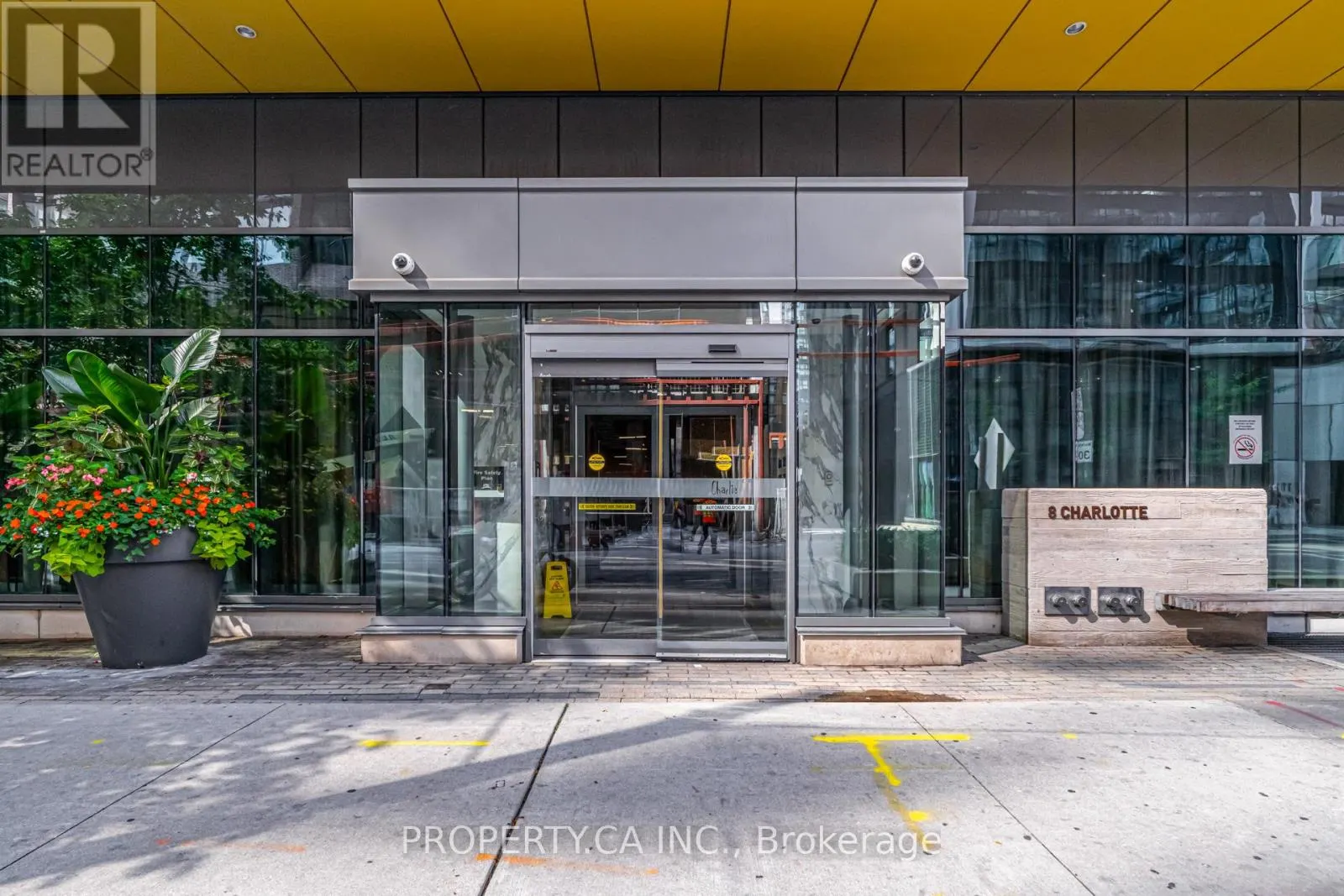 3207 - 8 CHARLOTTE STREET