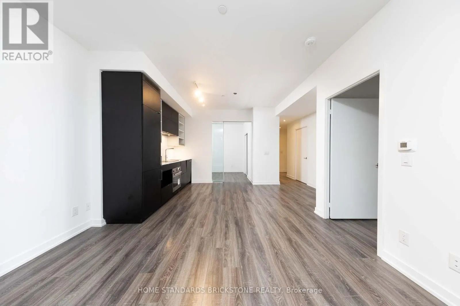 510 - 20 EDWARD STREET
