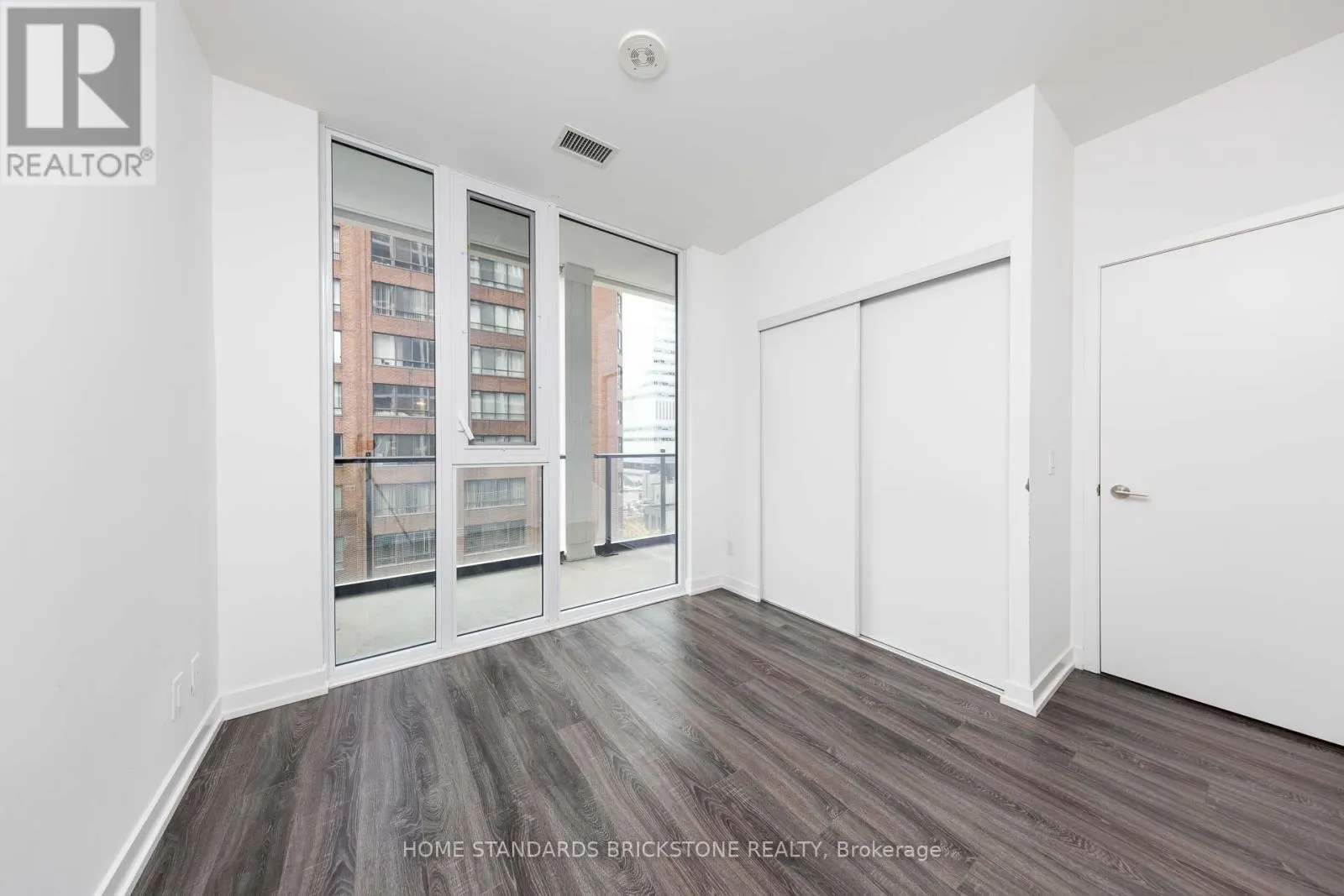 510 - 20 EDWARD STREET