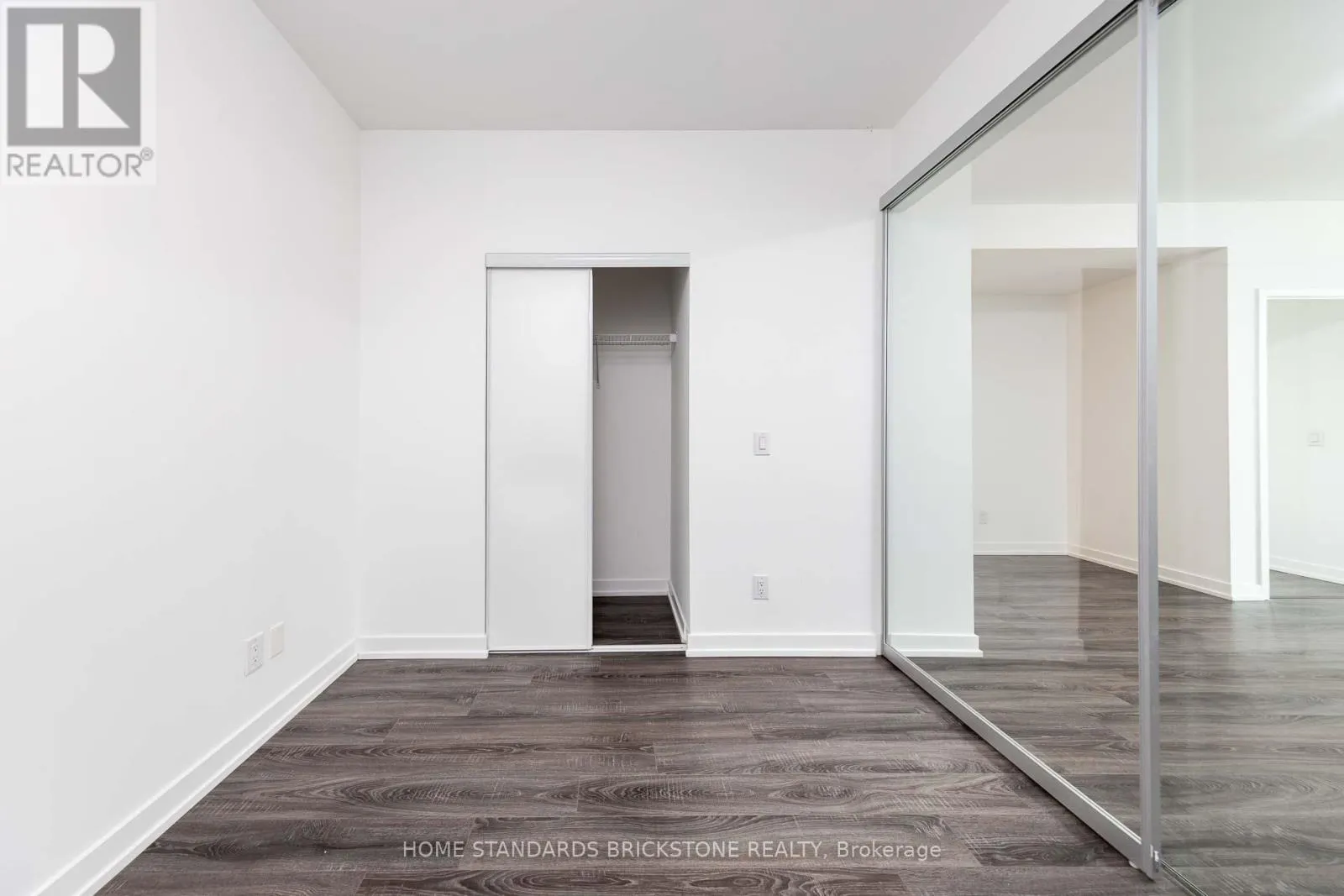 510 - 20 EDWARD STREET