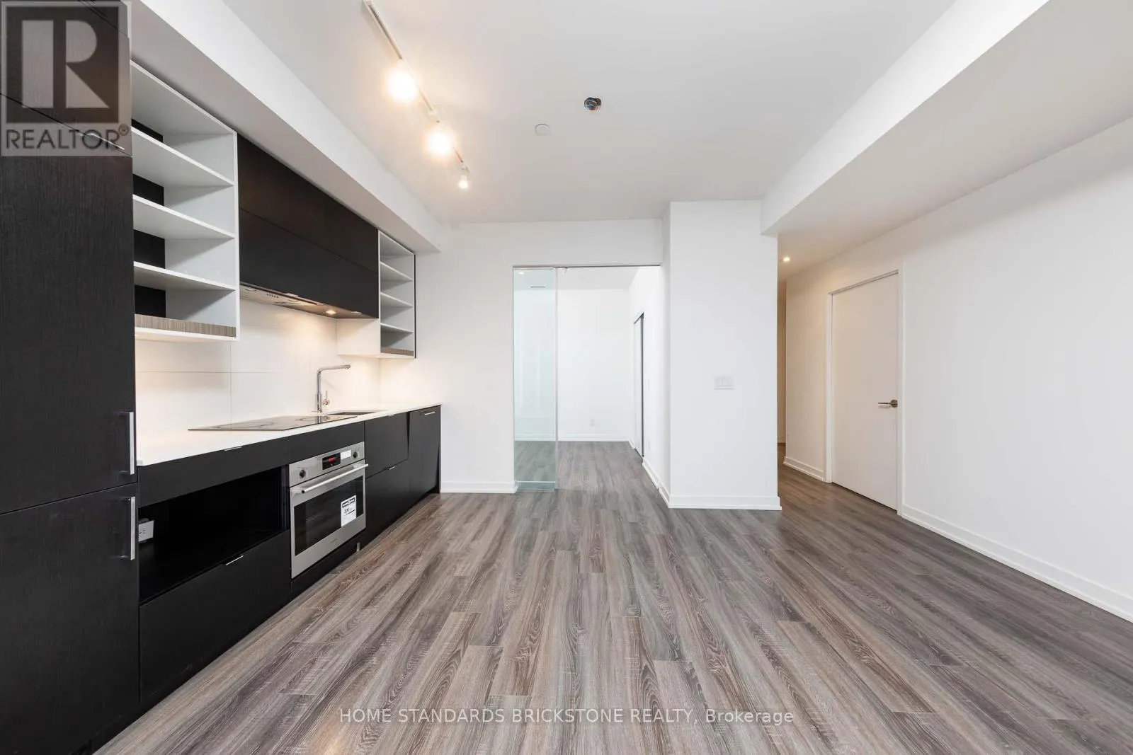 510 - 20 EDWARD STREET