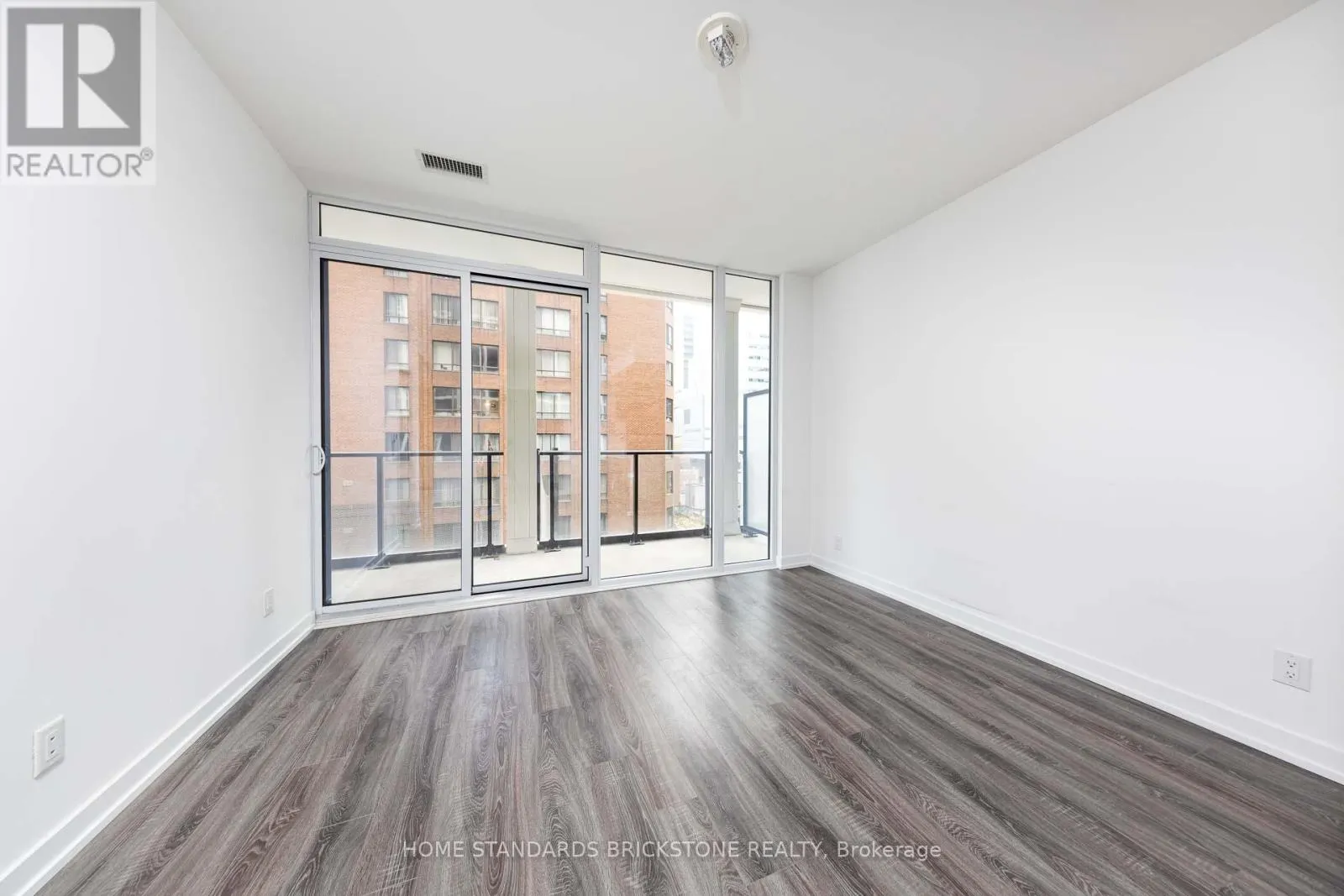 510 - 20 EDWARD STREET