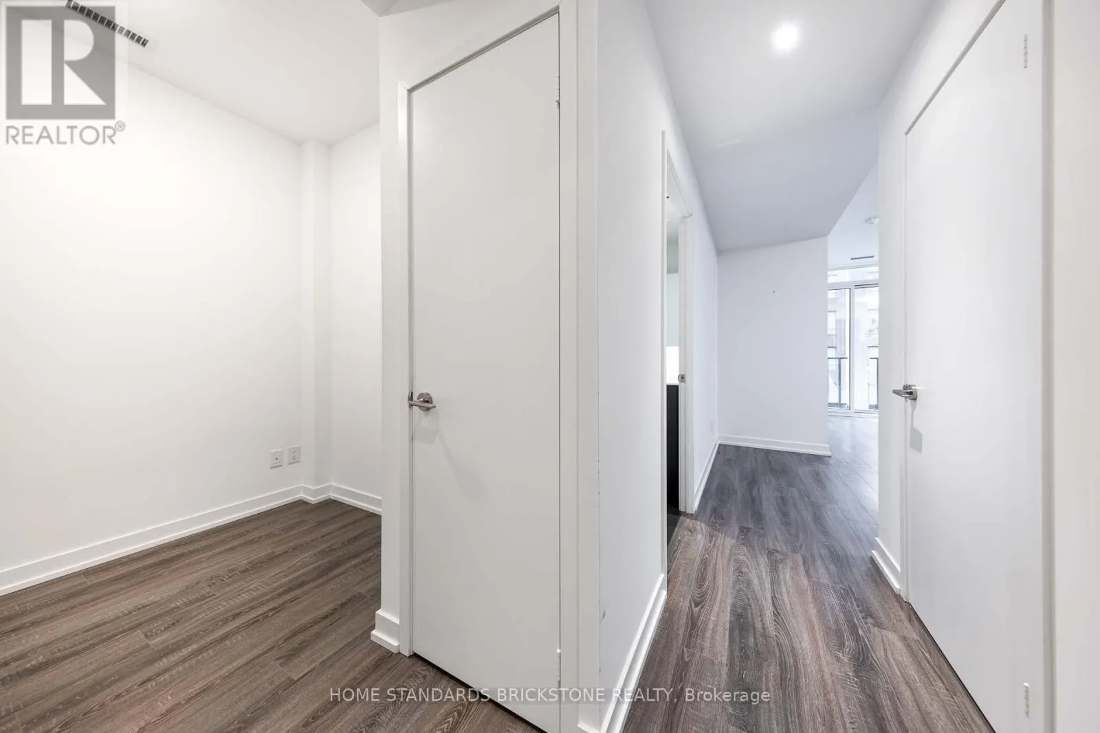 510 - 20 EDWARD STREET
