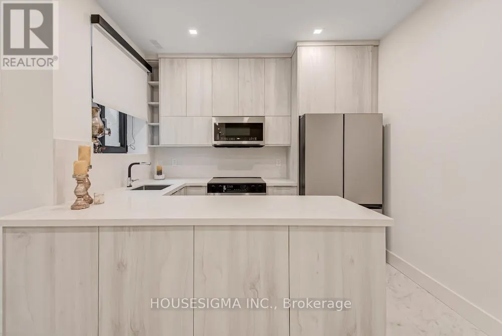 188 DUPLEX AVENUE