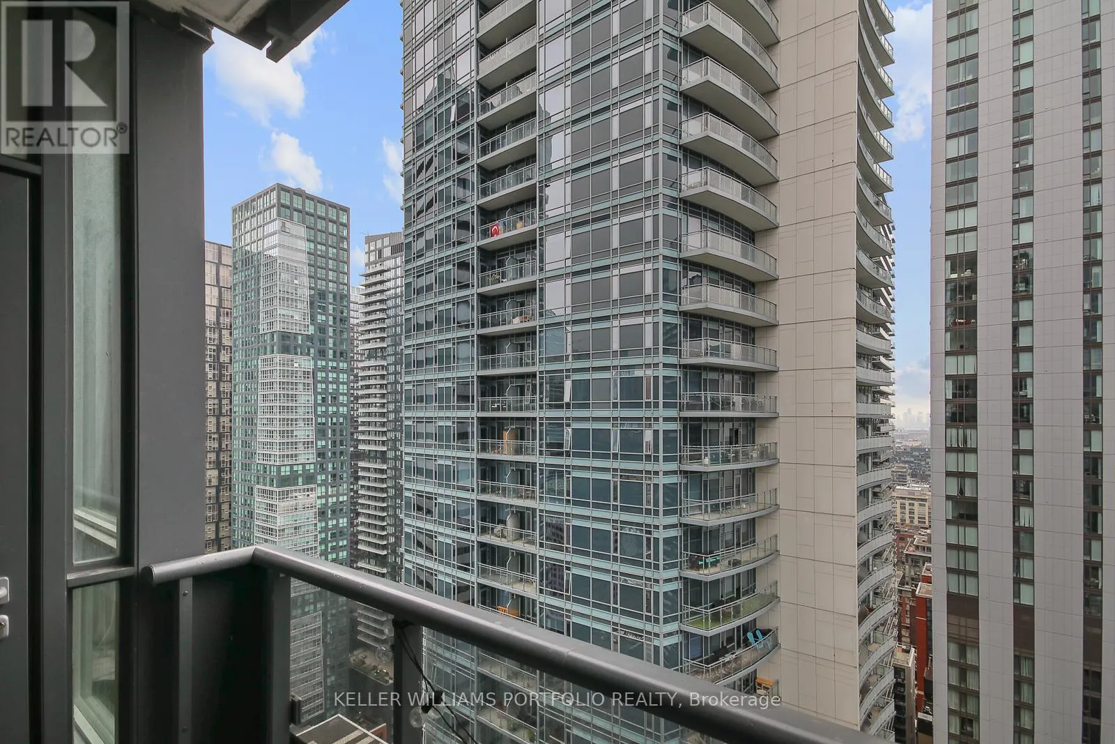 3411 - 295 ADELAIDE STREET W