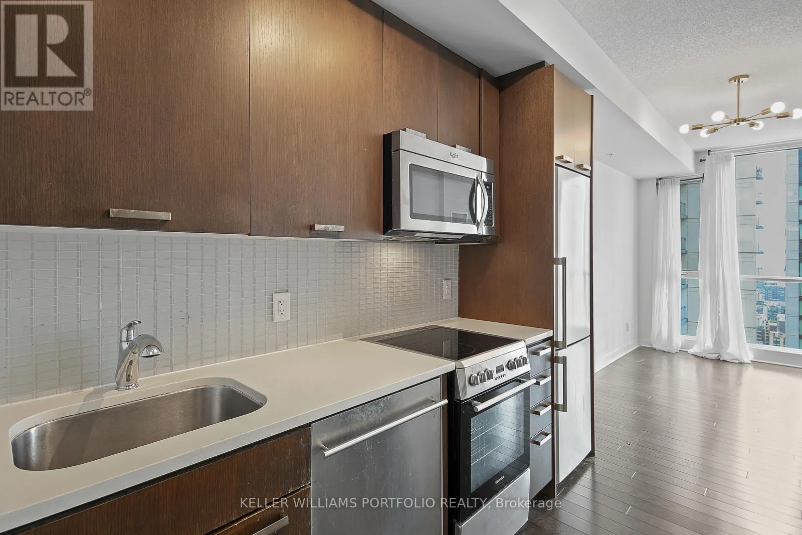 3411 - 295 ADELAIDE STREET W
