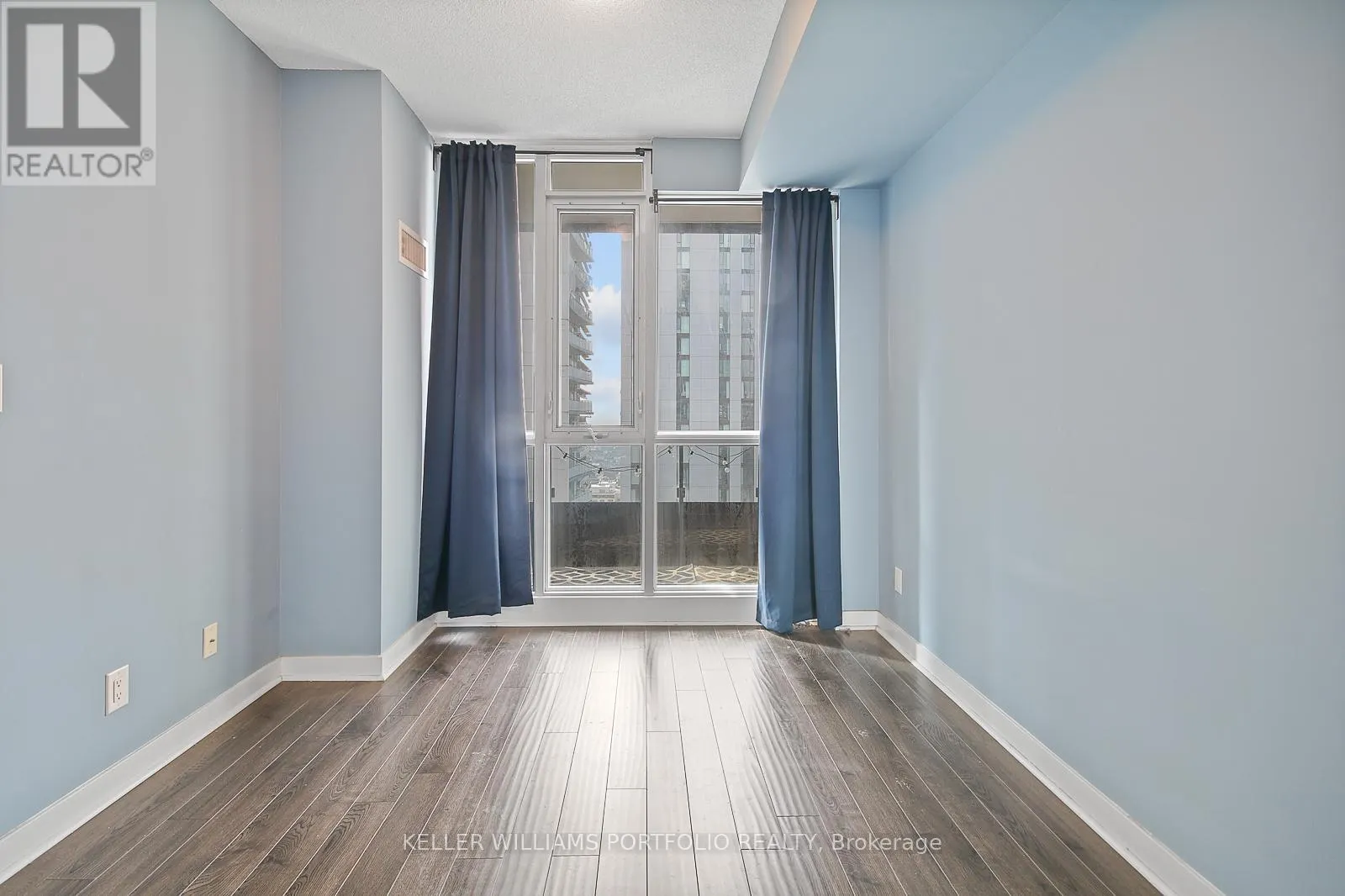 3411 - 295 ADELAIDE STREET W