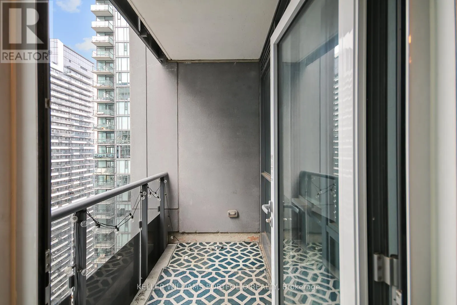 3411 - 295 ADELAIDE STREET W