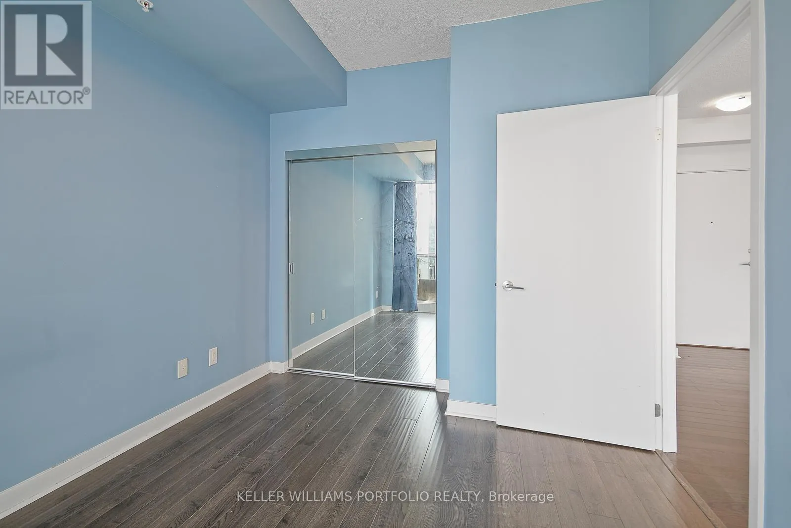 3411 - 295 ADELAIDE STREET W