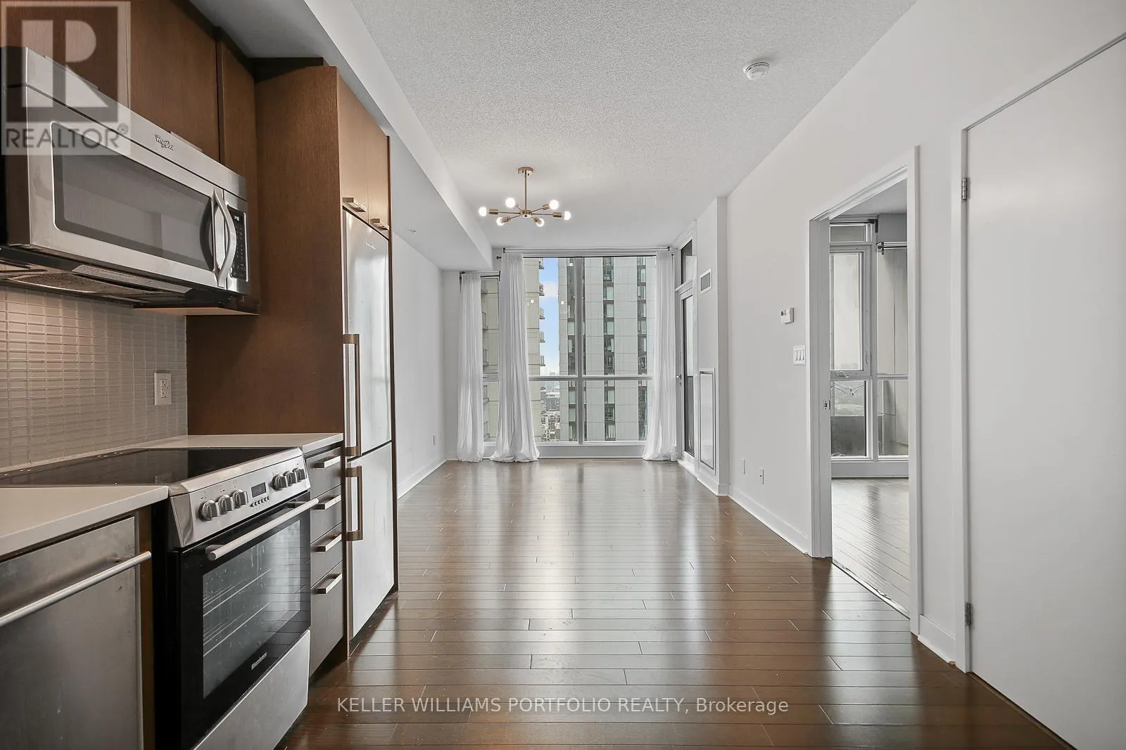 3411 - 295 ADELAIDE STREET W