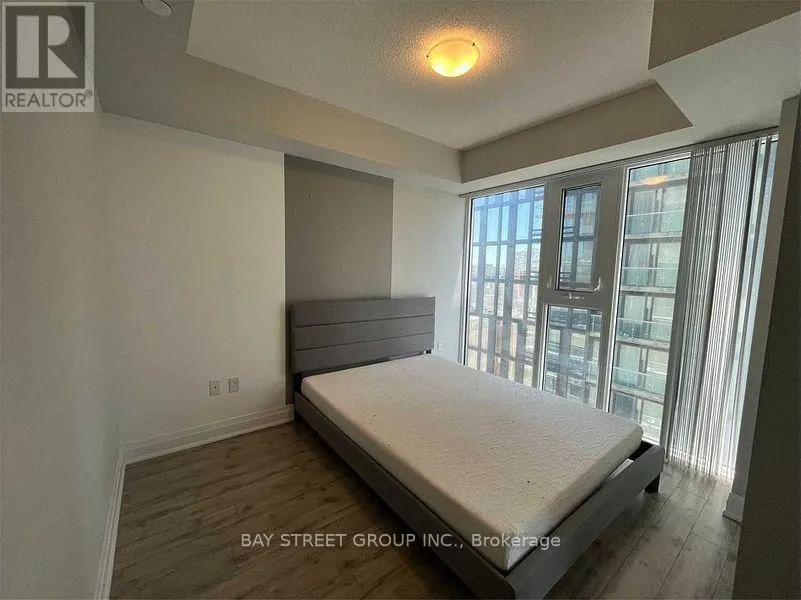 1901 - 50 WELLESLEY STREET E