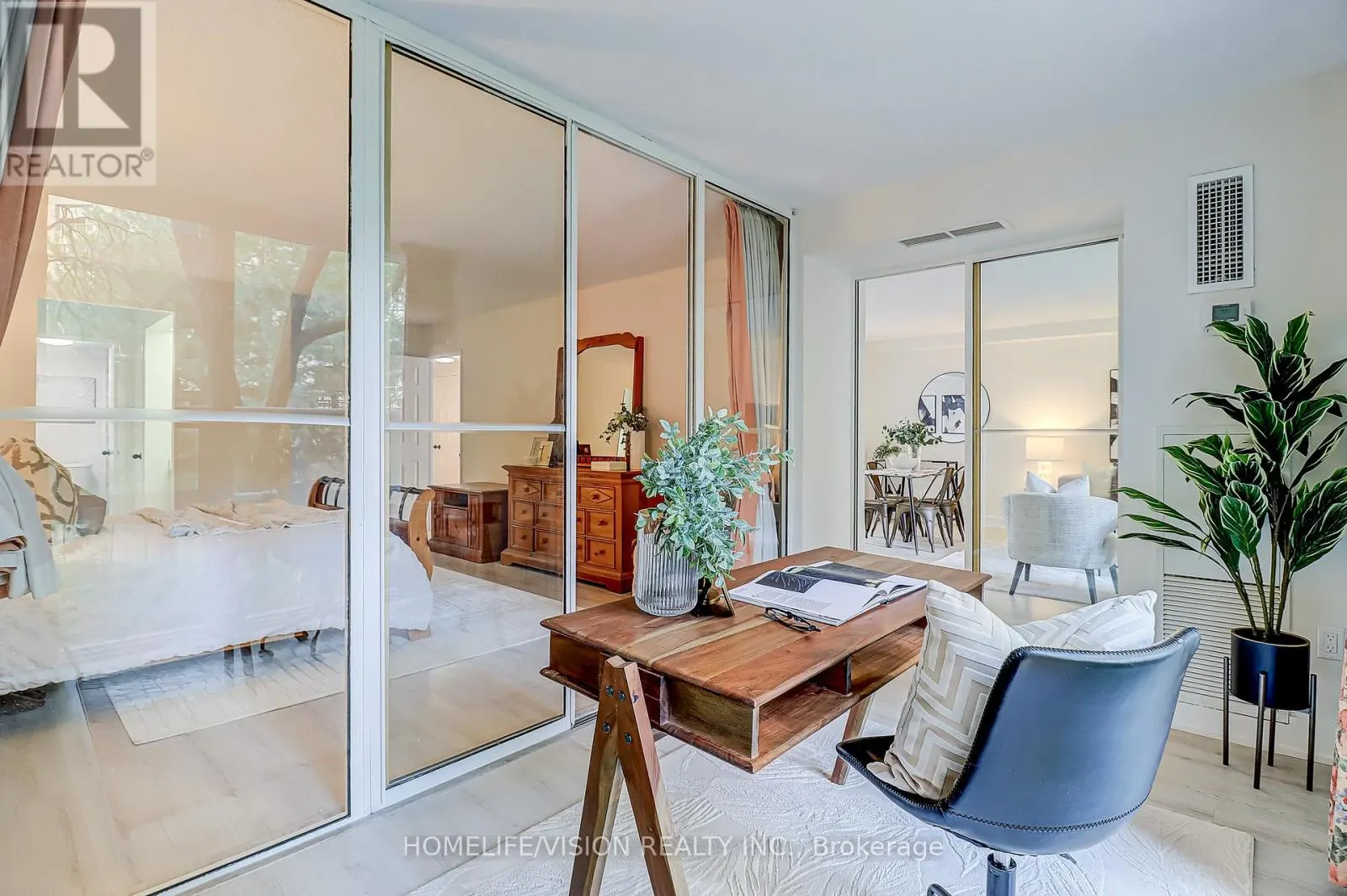 207 - 131 BEECROFT ROAD