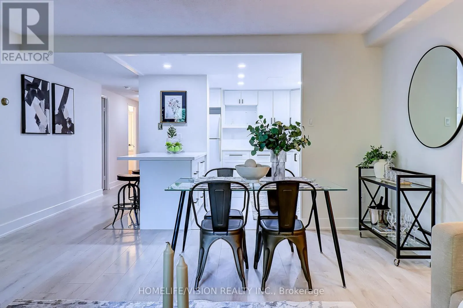 207 - 131 BEECROFT ROAD