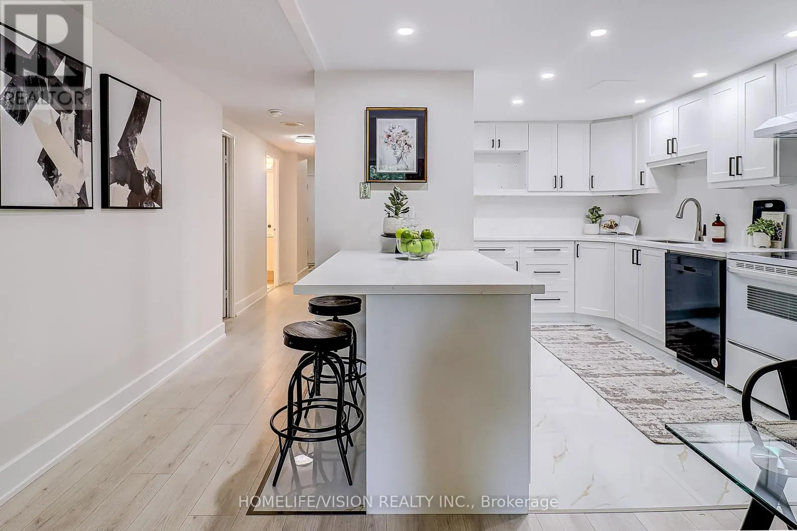 207 - 131 BEECROFT ROAD