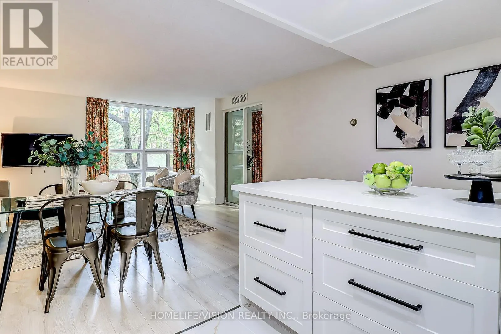 207 - 131 BEECROFT ROAD