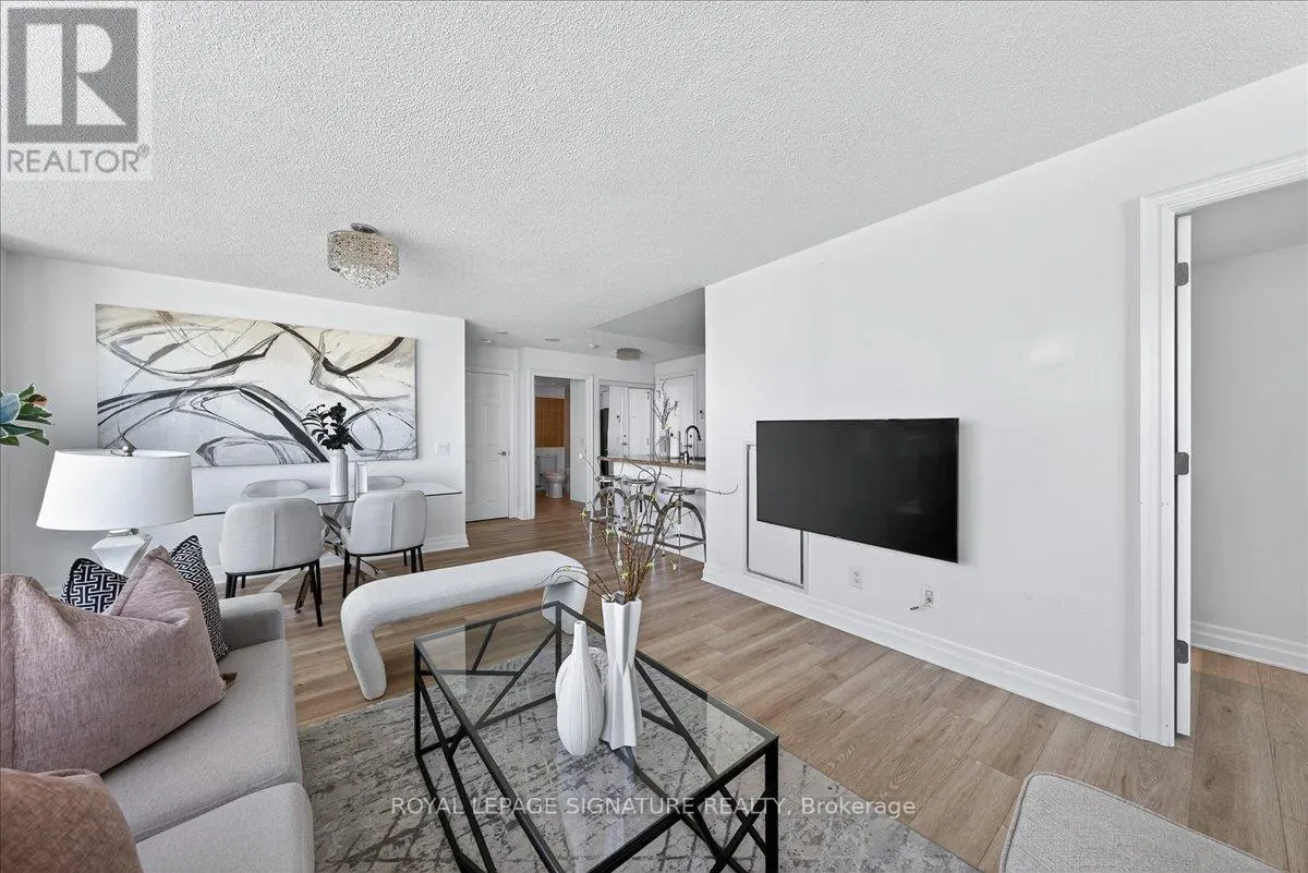1520 - 25 GREENVIEW AVENUE