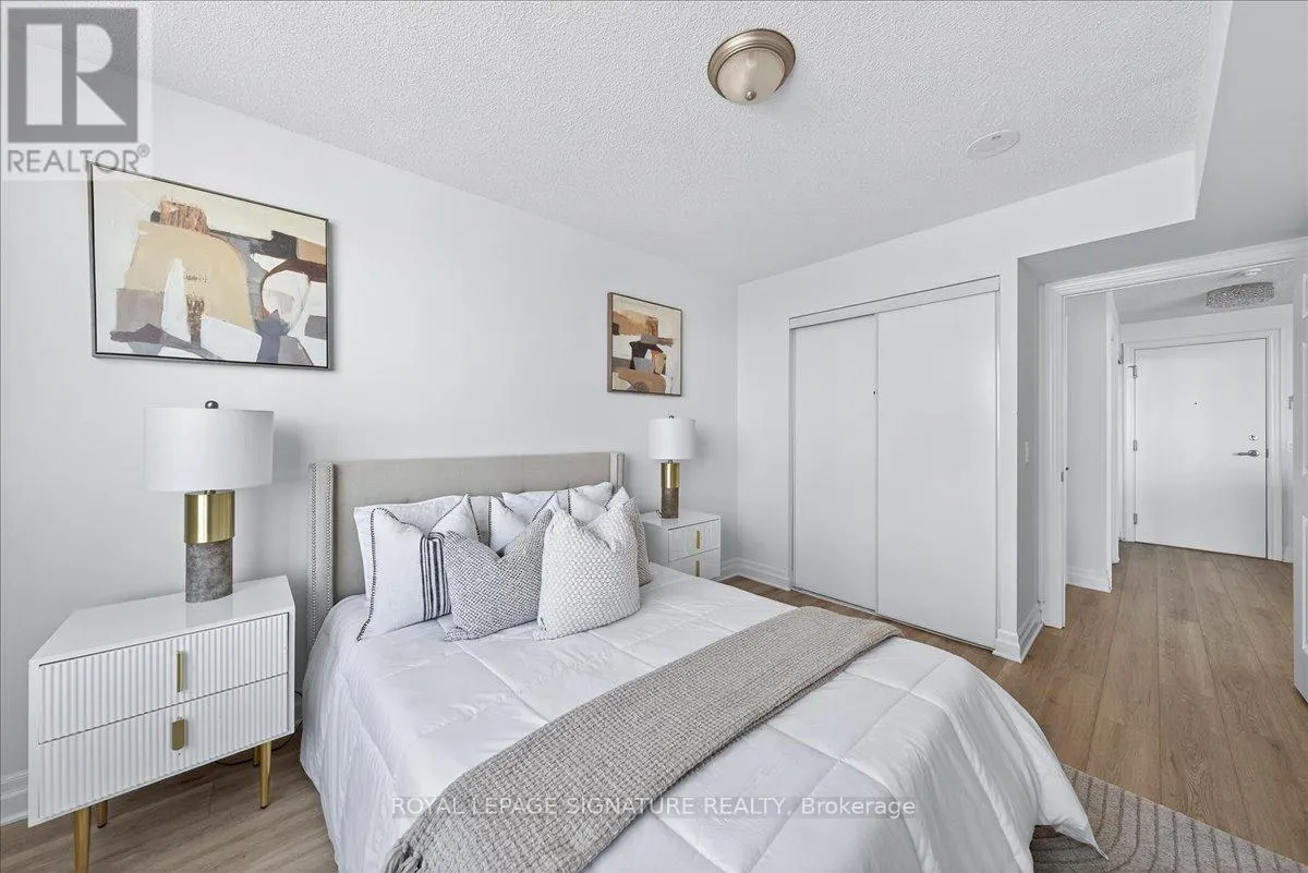 1520 - 25 GREENVIEW AVENUE