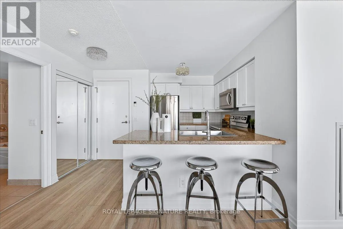 1520 - 25 GREENVIEW AVENUE