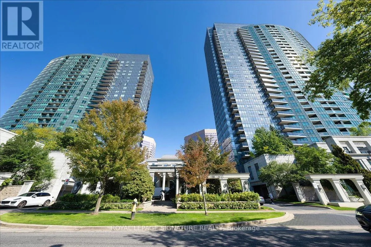 1520 - 25 GREENVIEW AVENUE