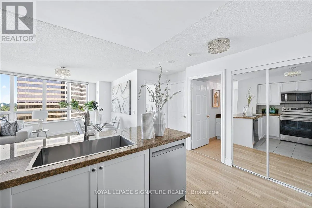 1520 - 25 GREENVIEW AVENUE