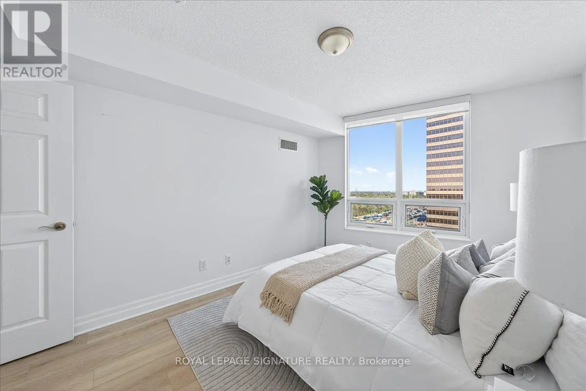 1520 - 25 GREENVIEW AVENUE