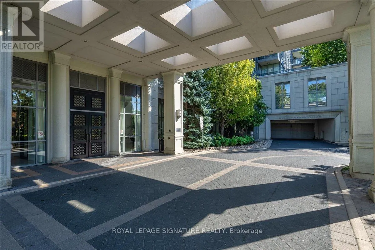 1520 - 25 GREENVIEW AVENUE