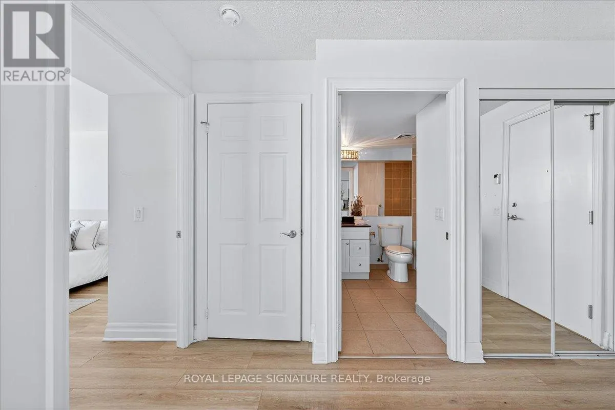 1520 - 25 GREENVIEW AVENUE