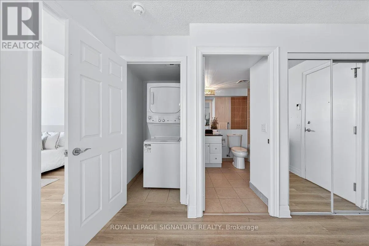 1520 - 25 GREENVIEW AVENUE