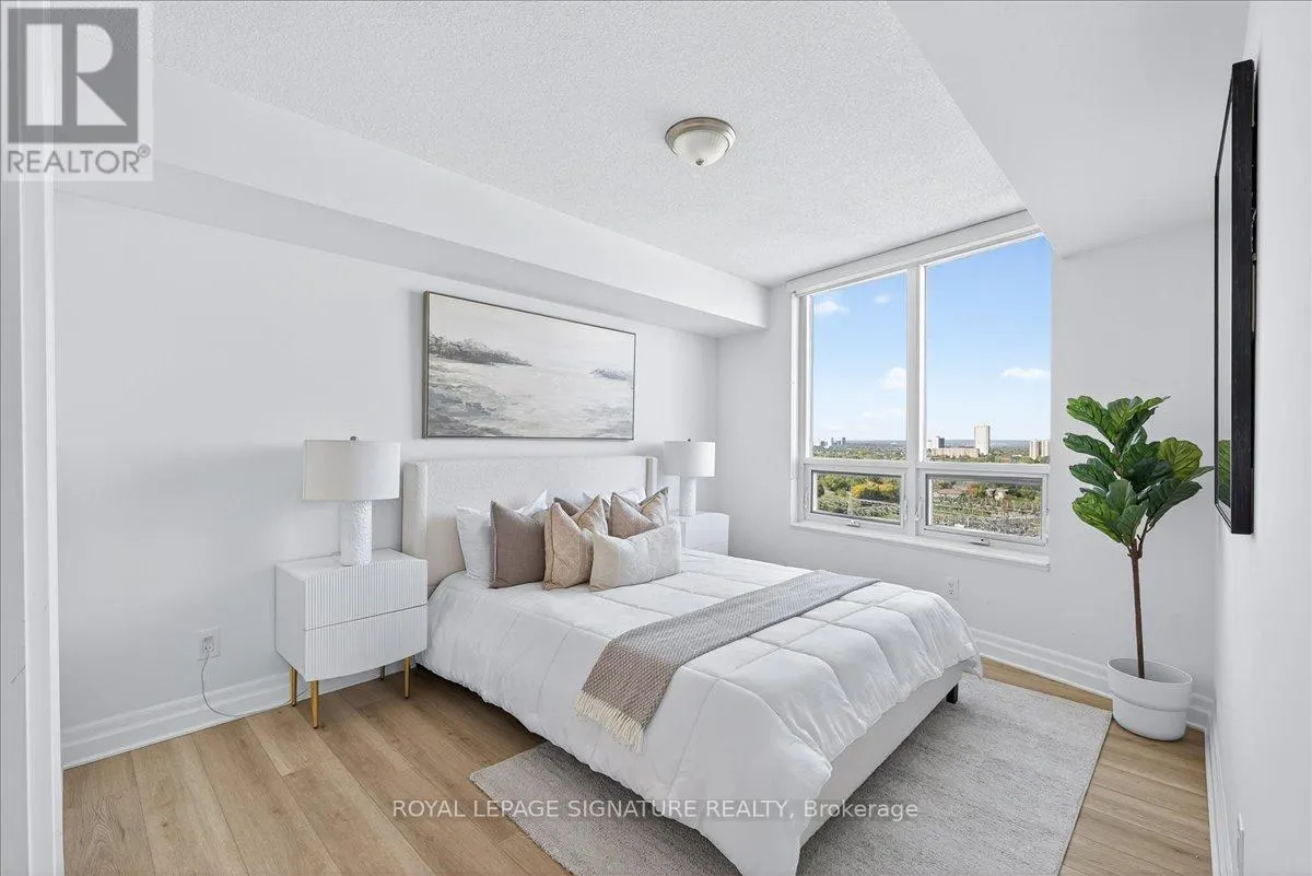 1520 - 25 GREENVIEW AVENUE