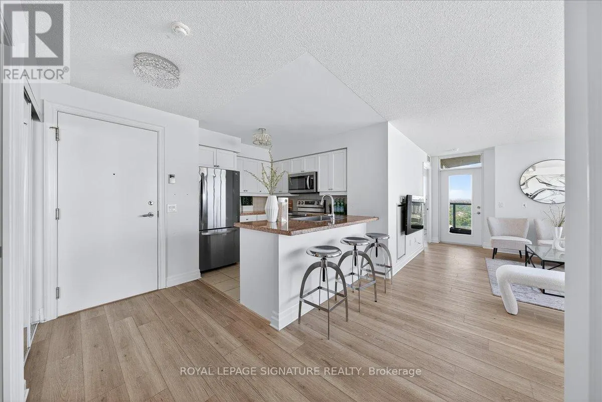 1520 - 25 GREENVIEW AVENUE