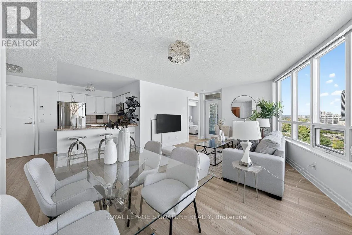 1520 - 25 GREENVIEW AVENUE