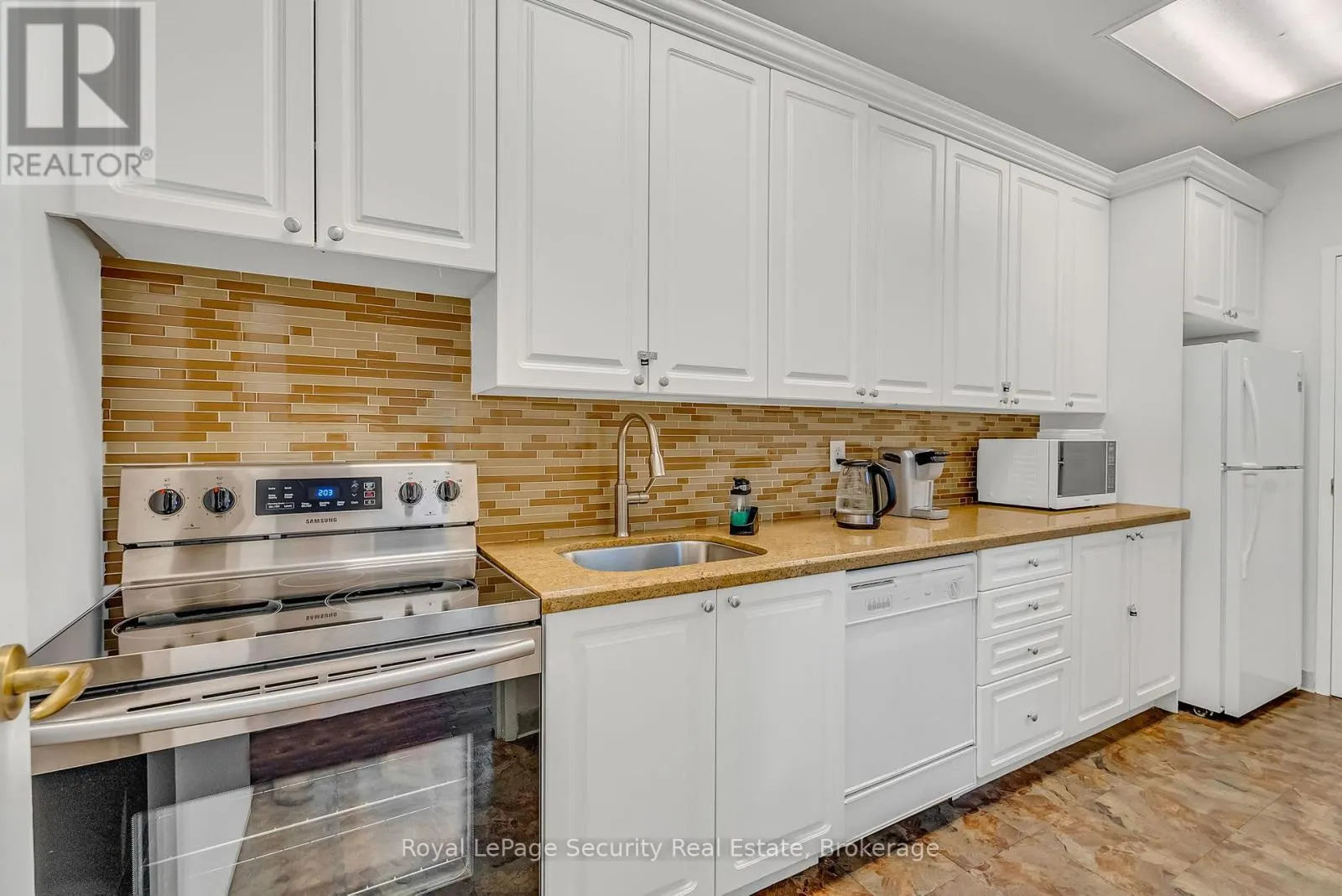 403 - 980 YONGE STREET