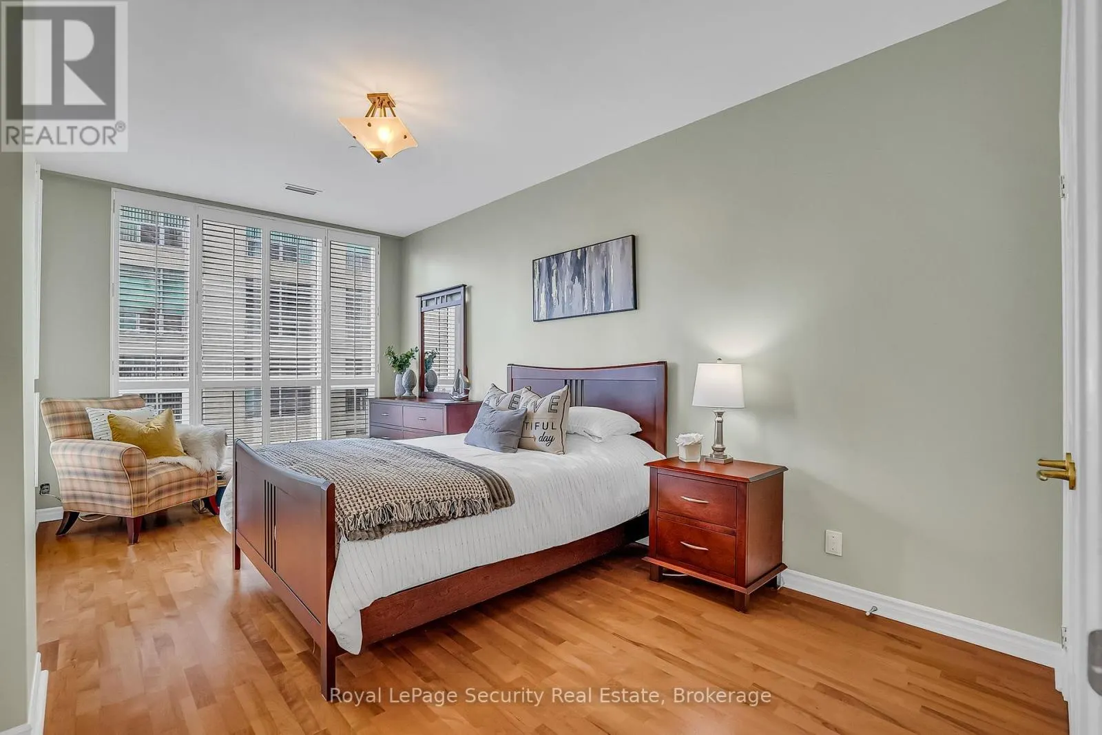 403 - 980 YONGE STREET