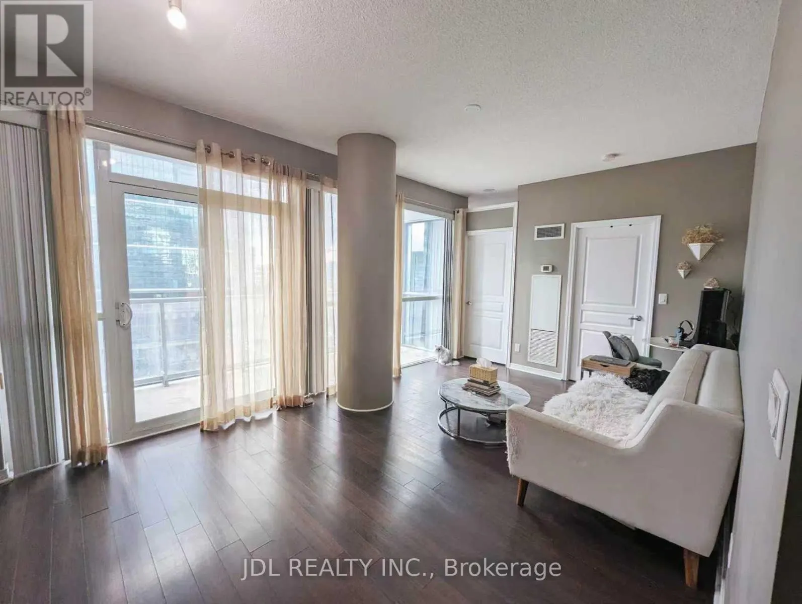 1407 - 352 FRONT STREET W