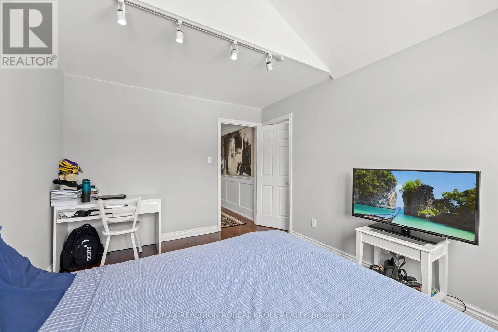 10 GORMAN PARK ROAD