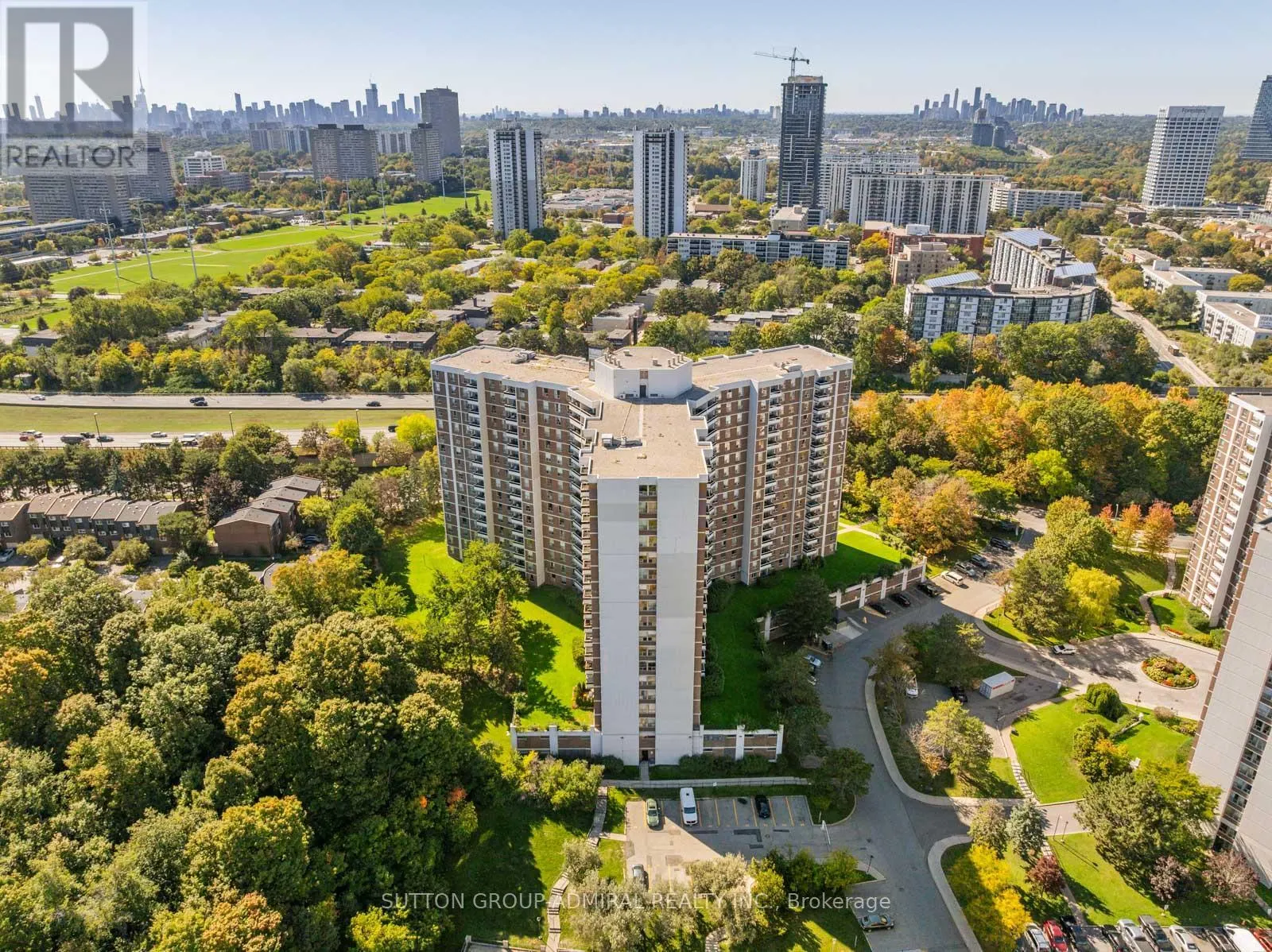 415 - 5 SHADY GOLFWAY