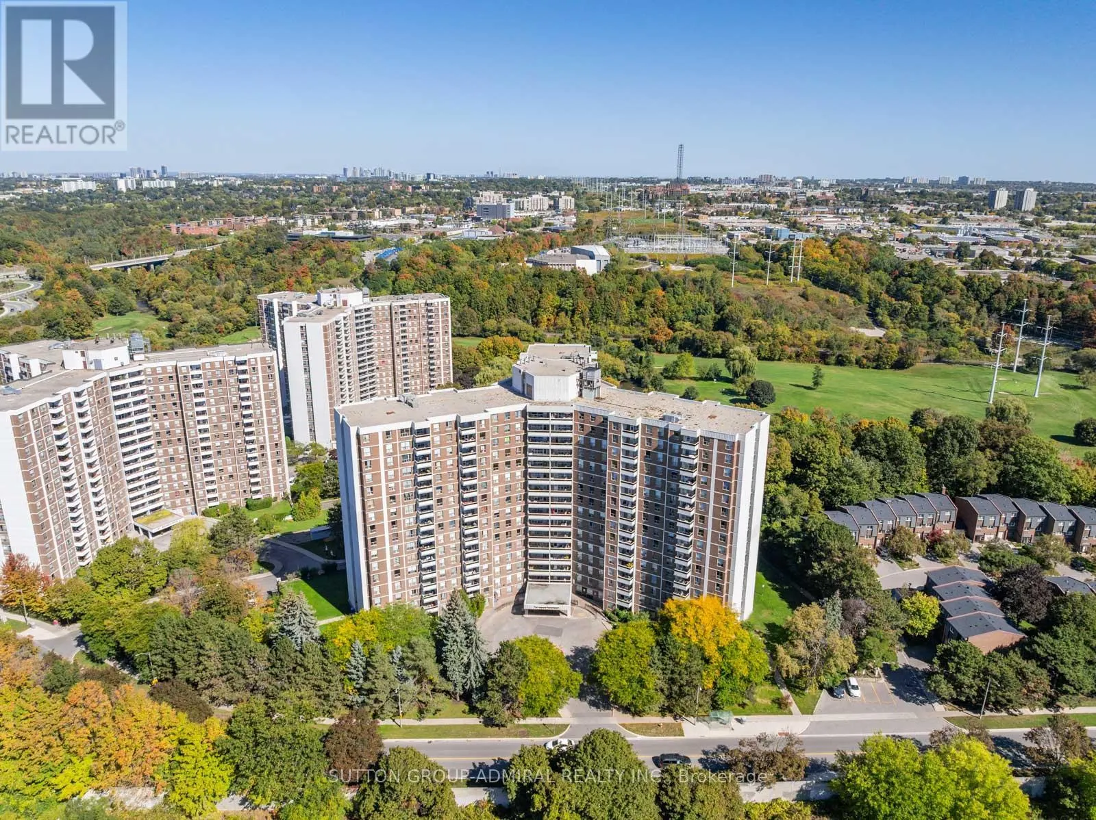 415 - 5 SHADY GOLFWAY