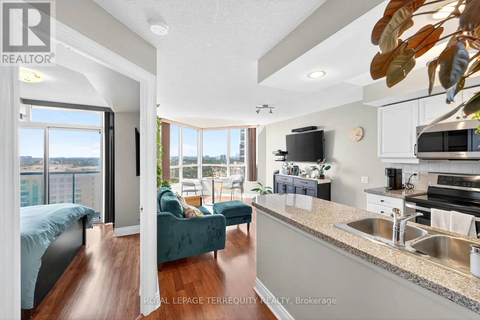 2510 - 10 NORTHTOWN WAY