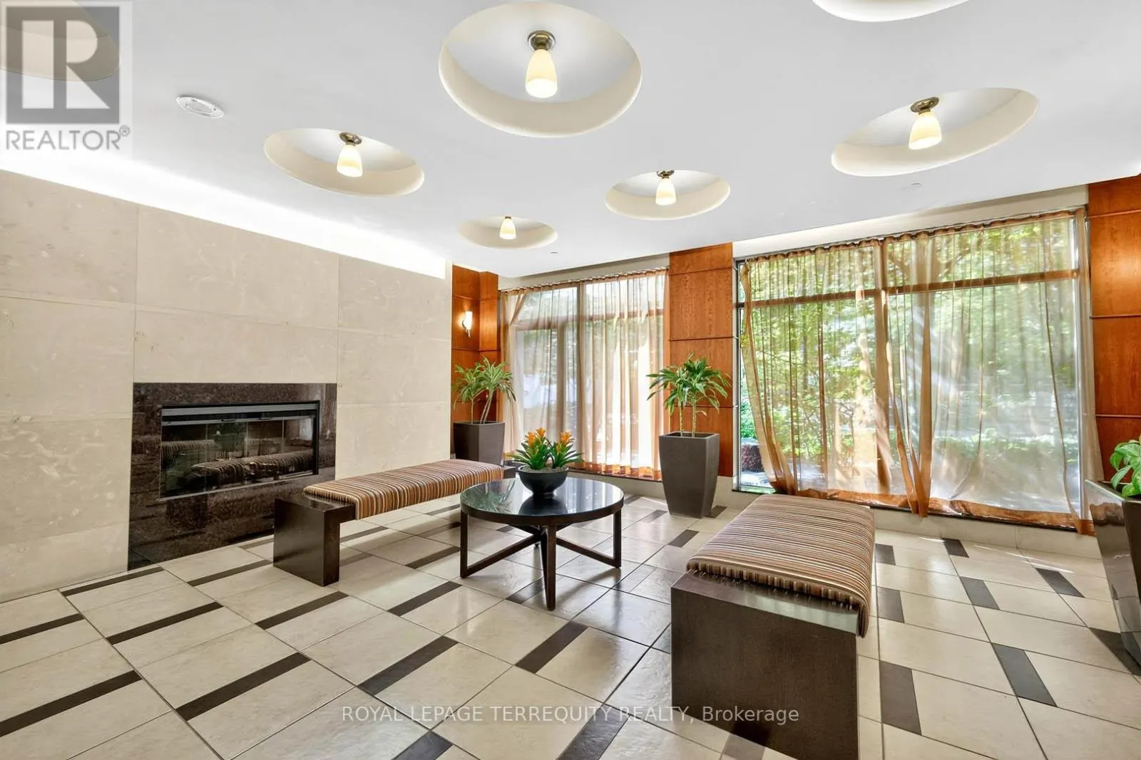 2510 - 10 NORTHTOWN WAY