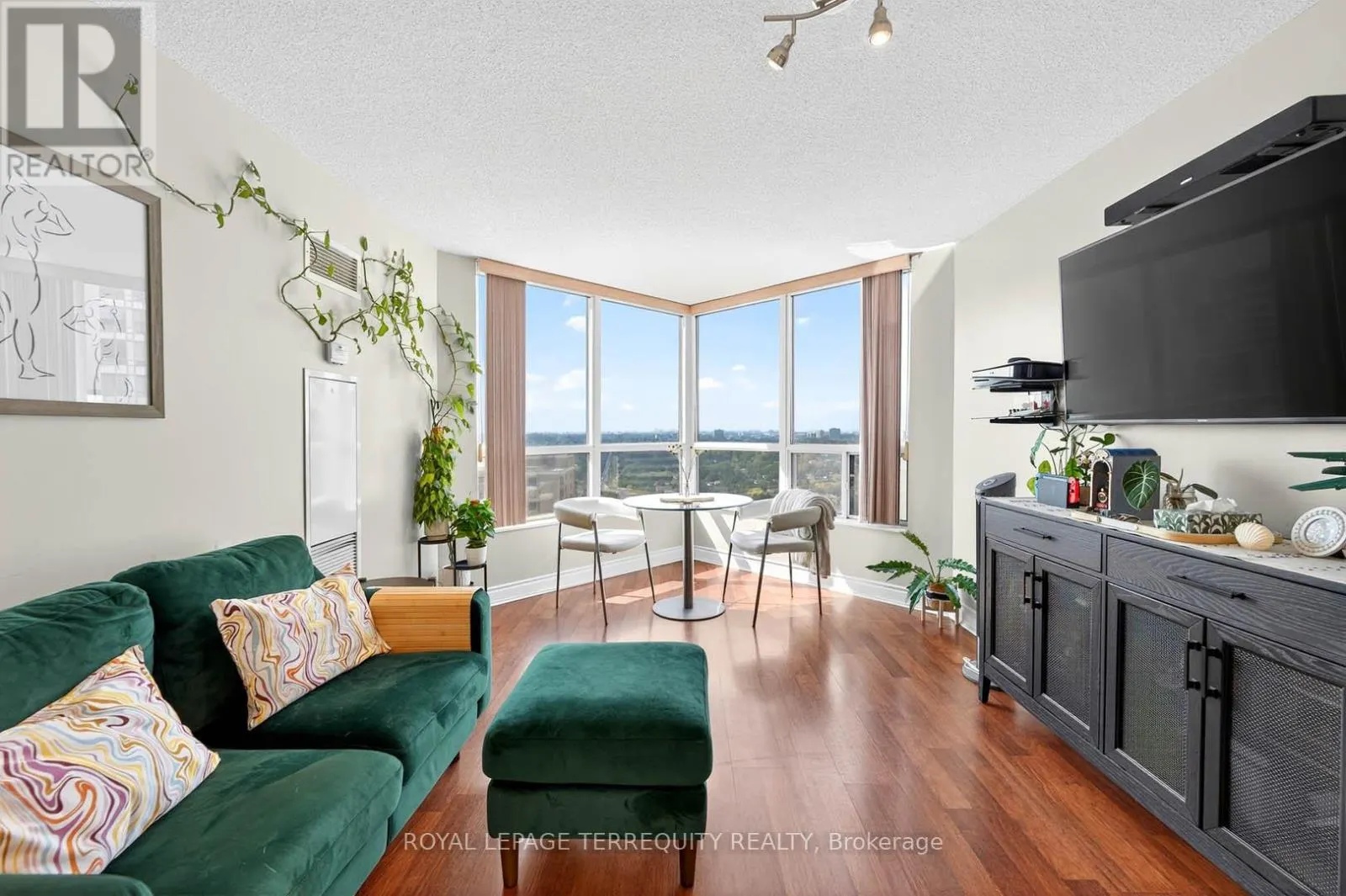 2510 - 10 NORTHTOWN WAY