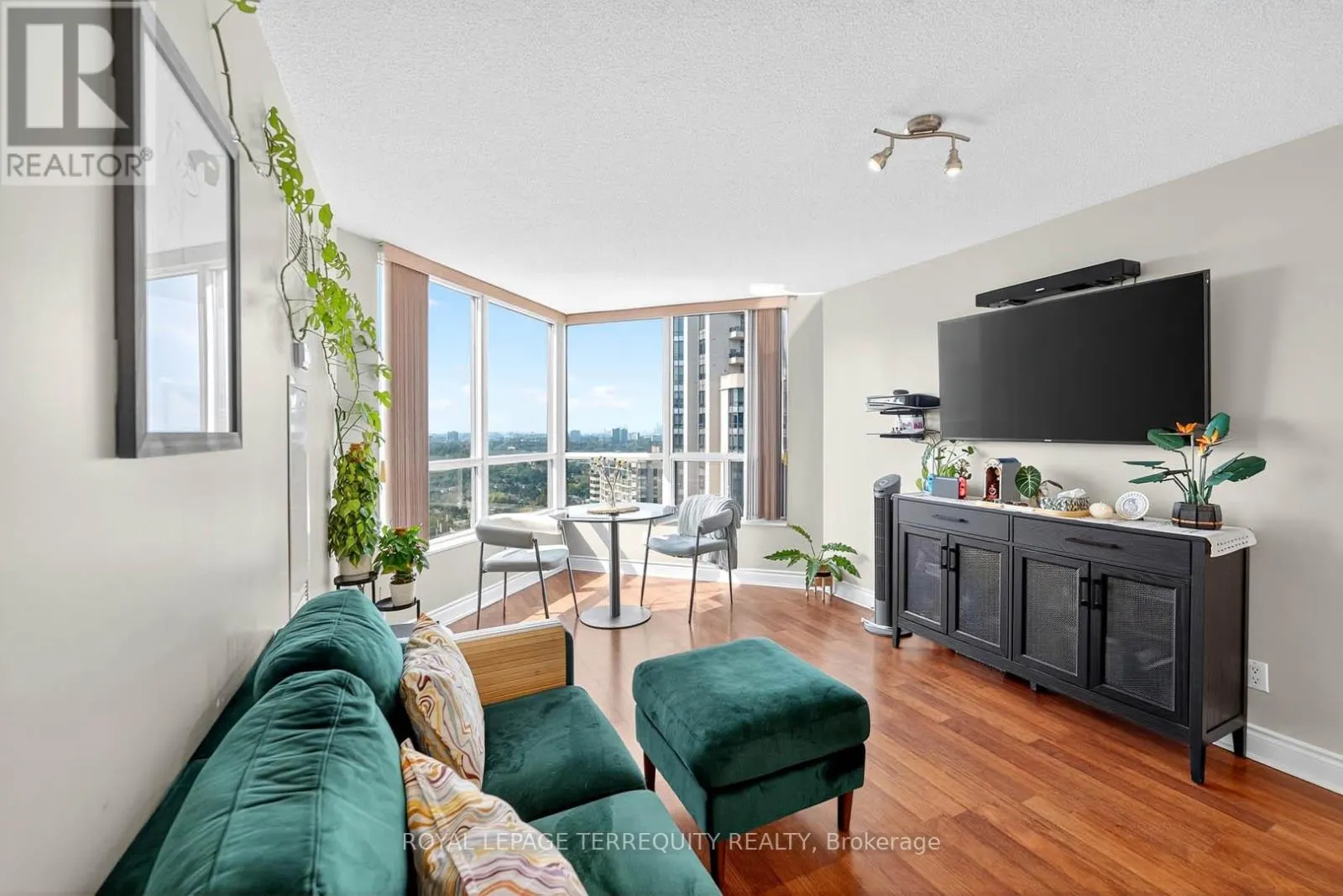 2510 - 10 NORTHTOWN WAY