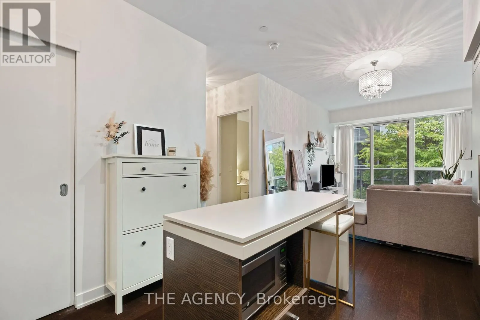 457 - 1030 KING STREET W