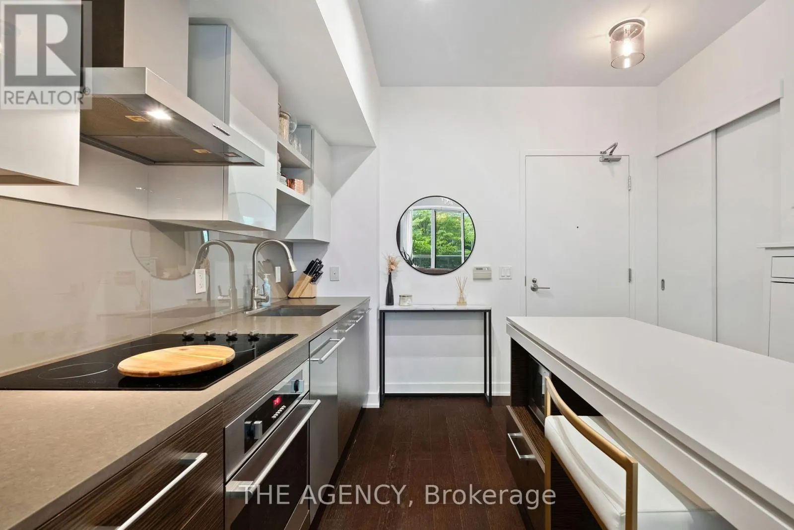 457 - 1030 KING STREET W