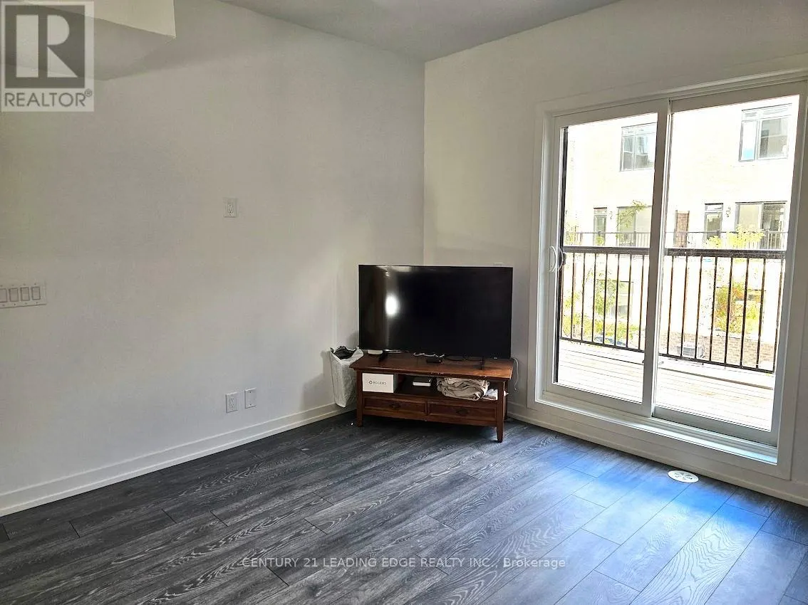 ROOM2 - 10 SPRUCE PINES CRESCENT