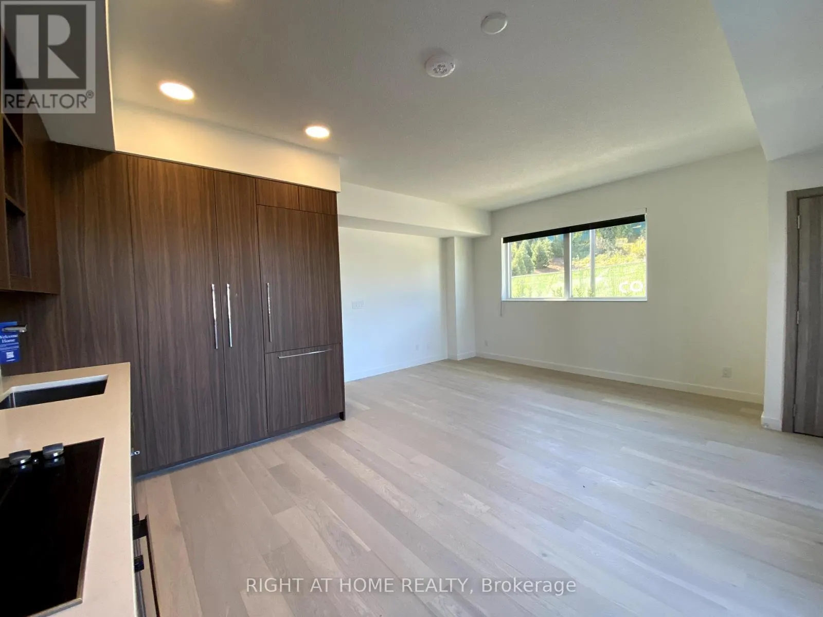 106 - 11 MCMAHON DRIVE