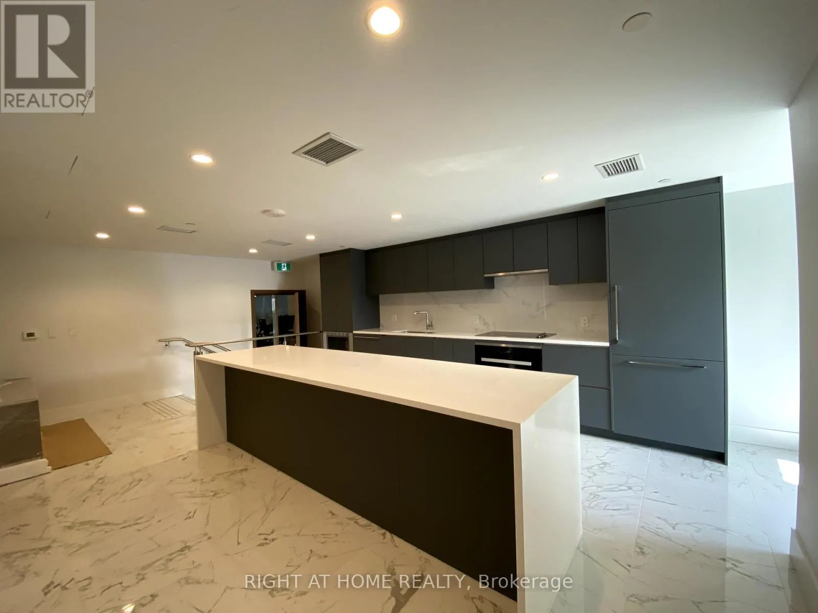 106 - 11 MCMAHON DRIVE