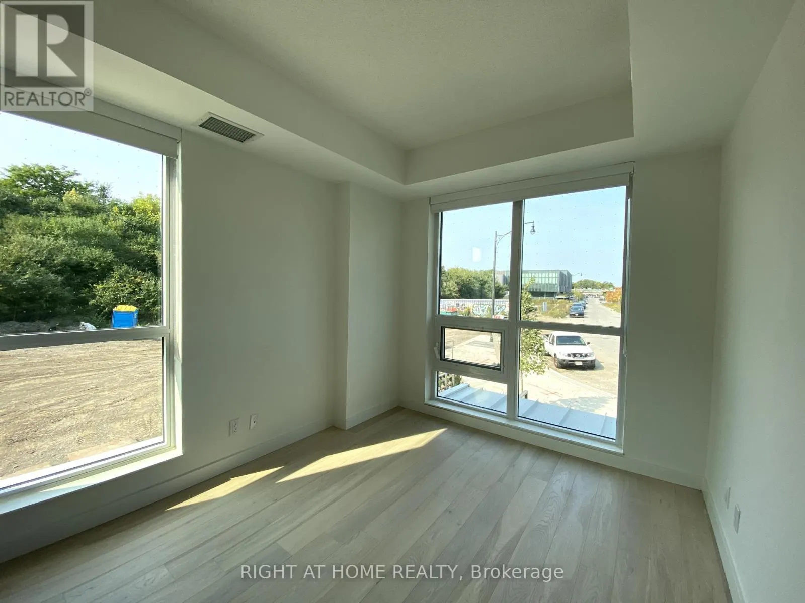 106 - 11 MCMAHON DRIVE